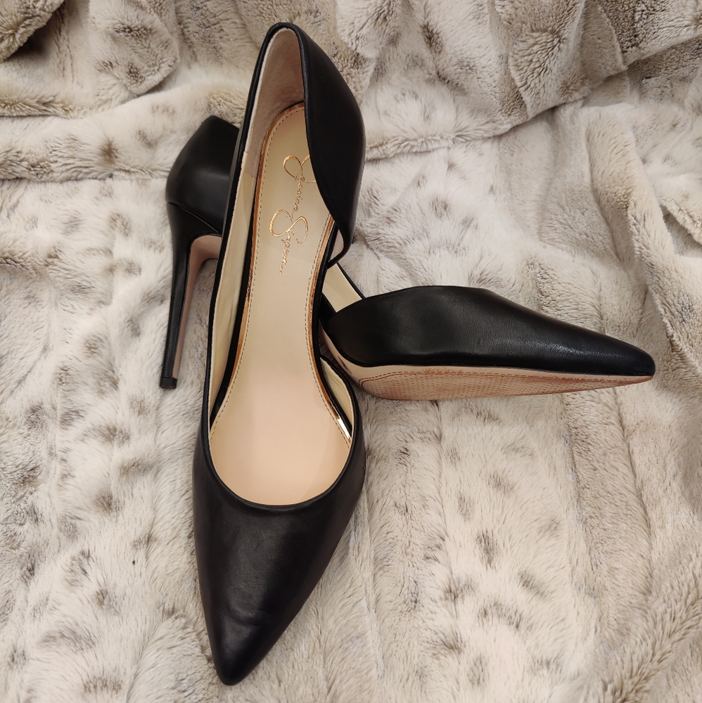 Jessica Simpson - black heels